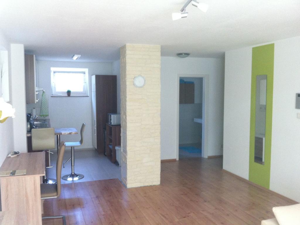 Ferienwohnung Heike 데틴겐안데에름스 객실 사진